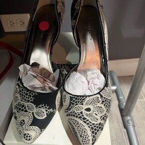 NWOB ANNE KLEIN HEELS 8.5